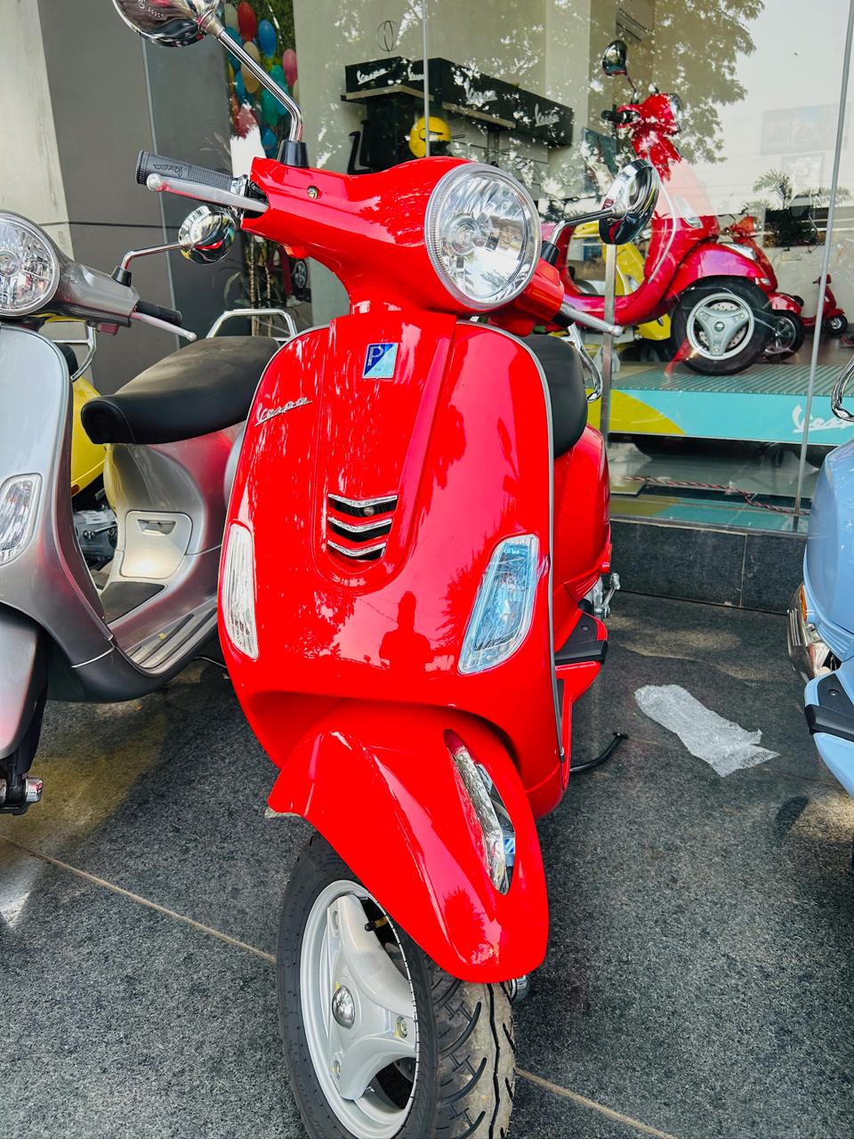 Vespa ZX 125 Red